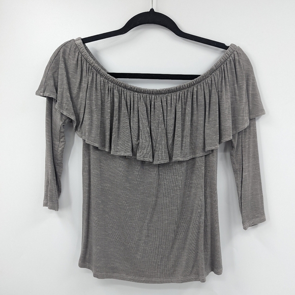 AMERICAN EAGLE Off the Shoulder Ruffle 3/4 Top - Picture 1 of 5